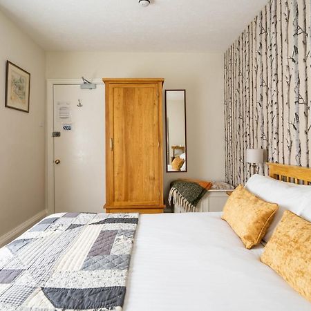 Windrush House Bed & Breakfast บรอดเวย์ ภายนอก รูปภาพ